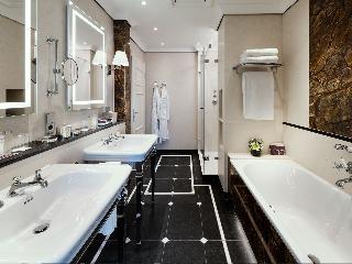 Excelsior Hotel Ernst