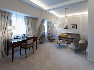Excelsior Hotel Ernst