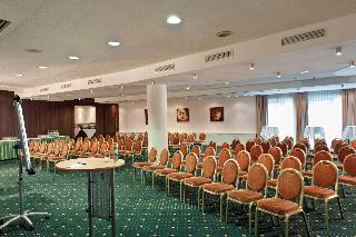 Гостиница Ramada by Wyndham Dresden
