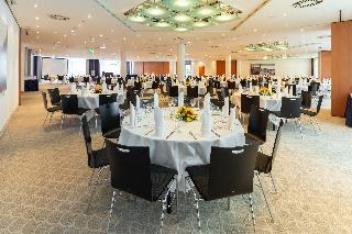 Гостиница Ramada by Wyndham Dresden