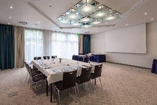 Гостиница Ramada by Wyndham Dresden