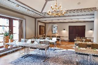 Гостиница Steigenberger Conti Hansa