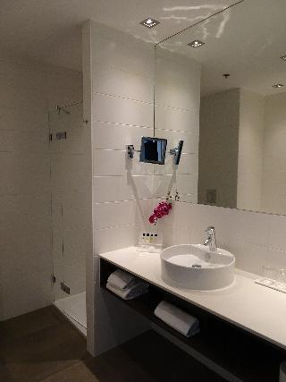 Гостиница Leonardo Royal hotel Den Haag Promenade