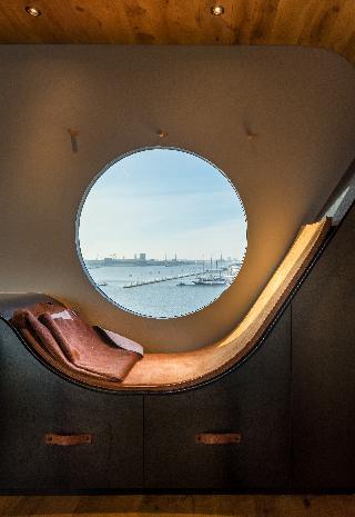 Гостиница Botel