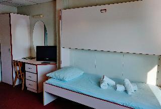 Гостиница Botel