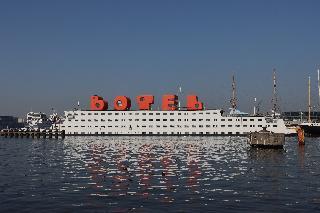 Гостиница Botel