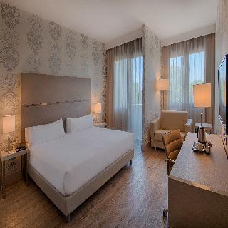 Гостиница NH Firenze
