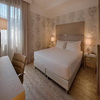 Гостиница NH Firenze