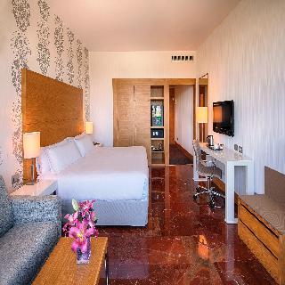 Гостиница NH Firenze
