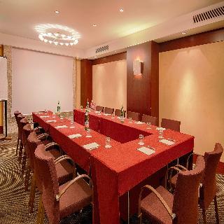 Гостиница NH Firenze