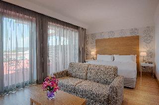 Гостиница NH Firenze