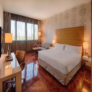Гостиница NH Firenze