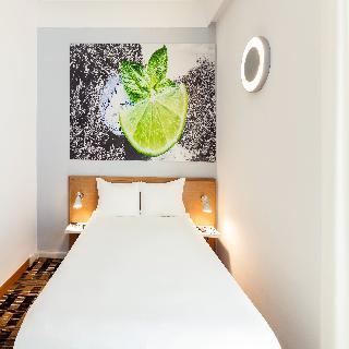 Гостиница Ibis Styles Napoli Garibaldi