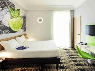 Гостиница Ibis Styles Napoli Garibaldi