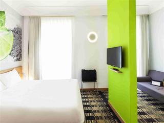 Гостиница Ibis Styles Napoli Garibaldi
