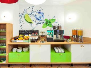 Гостиница Ibis Styles Napoli Garibaldi