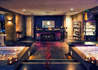 Sofa Hotel Autograph Collection