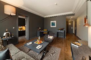 Sofa Hotel Autograph Collection