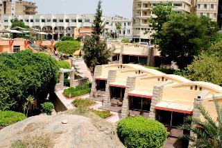 Гостиница Pyramisa Isis Corniche