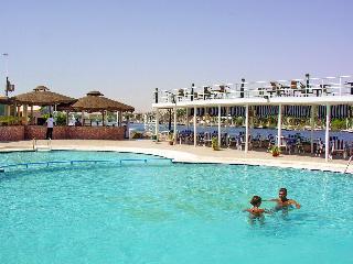 Гостиница Pyramisa Isis Corniche