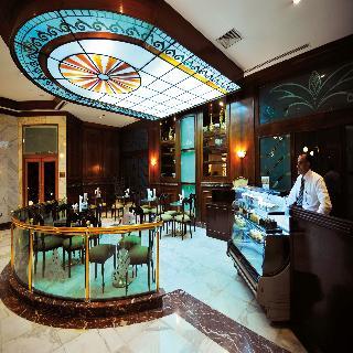 Hotel Cataract Pyramids Resort