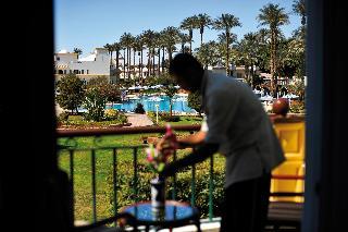 Hotel Cataract Pyramids Resort