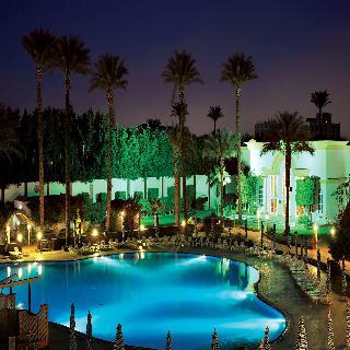 Hotel Cataract Pyramids Resort