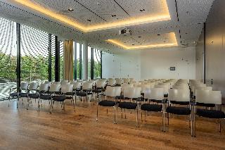 Гостиница Four Points By Sheraton Sihlcity