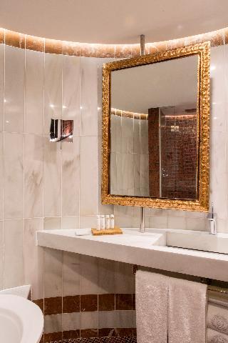 Hotel Claris and Spa