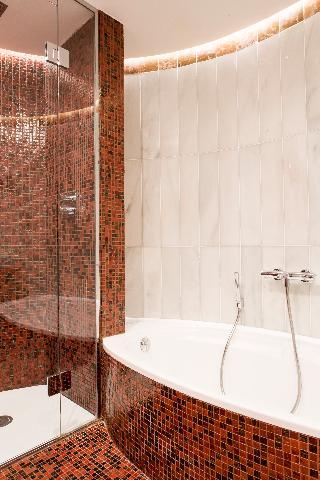 Hotel Claris and Spa