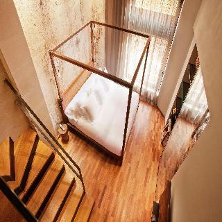 Hotel Claris and Spa