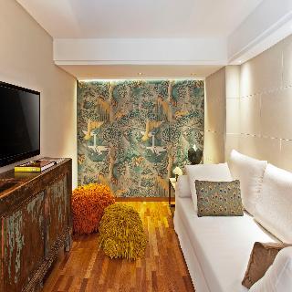 Hotel Claris and Spa