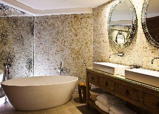 Hotel Claris and Spa