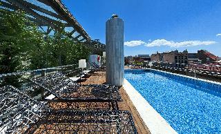 Hotel Claris and Spa