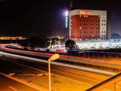 Hotel Ibis Tatui