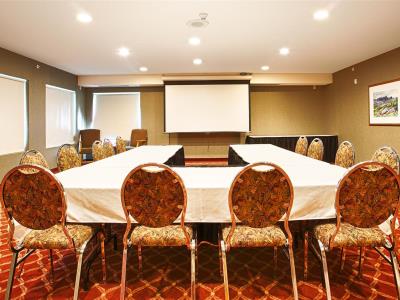 Гостиница Bw Plus Valemount Inn And Suites