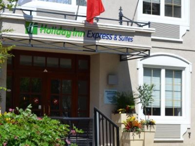 Hotel Holiday Inn Express And Suites Tremblant