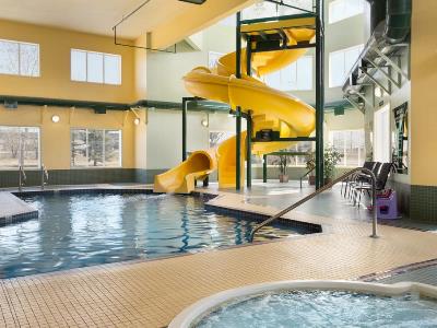Гостиница Super 8 Wyndham Calgary Shawnessy Area