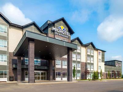 Гостиница Microtel Inn N Suite By Wyndham Red Deer