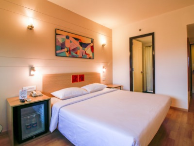 Hotel Red Fox (T)