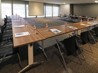 Гостиница Hi Express And Suites Monterrey Valle