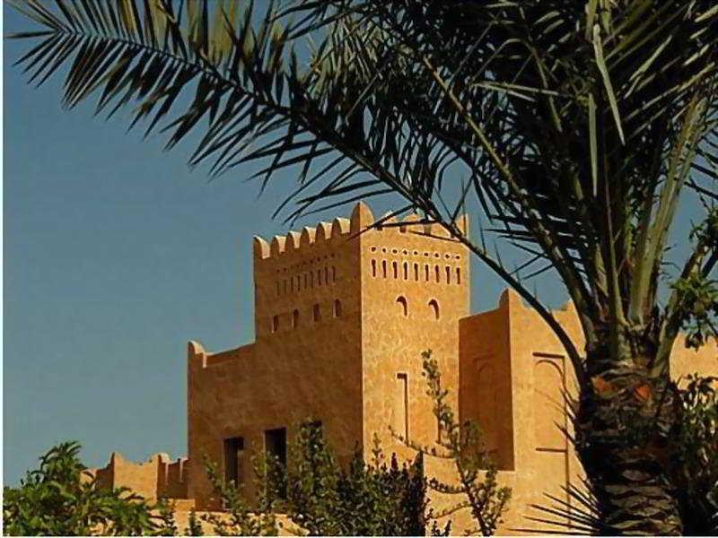 Гостиница Sharq Village & Spa