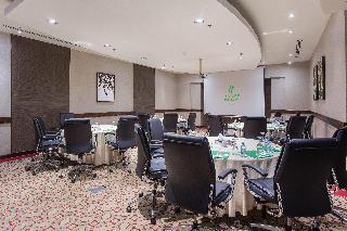 Гостиница Holiday Inn Yanbu