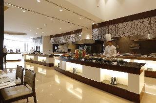 Гостиница Crowne Plaza Riyadh Minhal