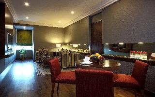 Гостиница Crowne Plaza Riyadh Minhal