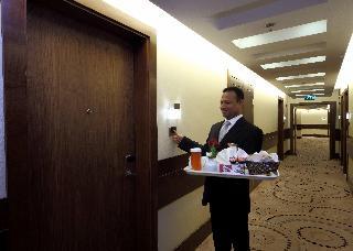 Гостиница Crowne Plaza Riyadh Minhal