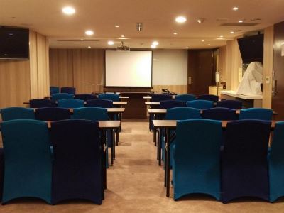 Гостиница Holiday Inn Express Taoyuan