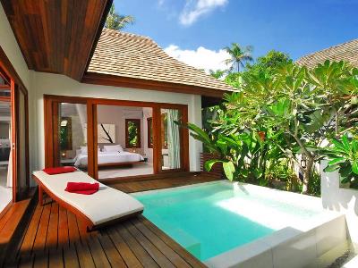 Гостиница The Privilege Hotel Ezra Royal Beach