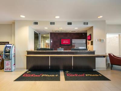 Hotel Red Roof Plus+ Boston - Logan