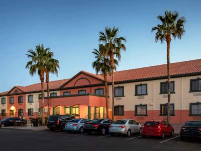 Hotel Baymont by Wyndham Phoenix I-10 Near 51st Ave